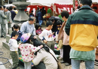 野江水神社　稲荷祭での模擬店の様子