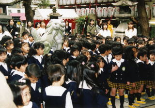 野江水神社　七五三詣の様子